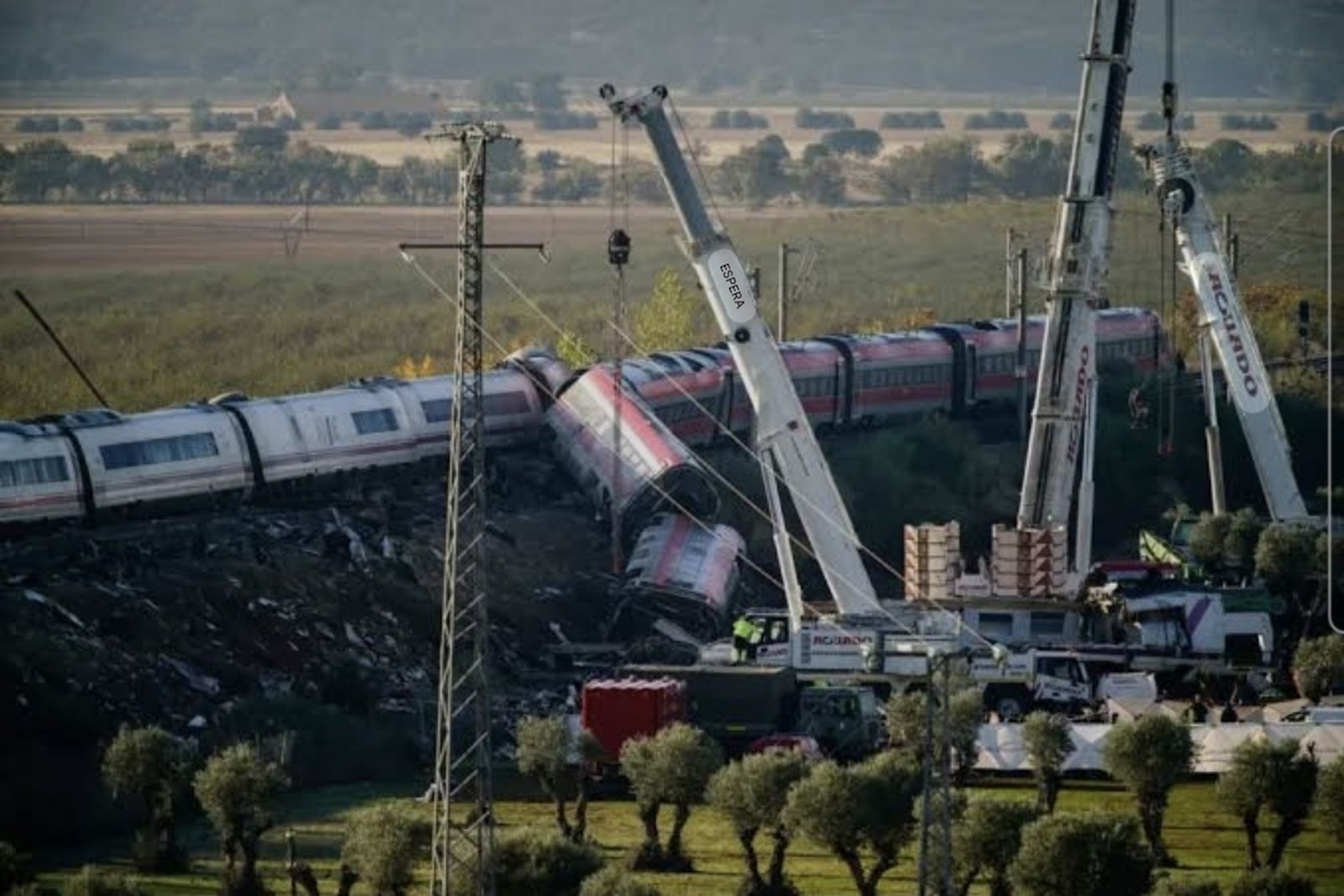 Restos del desastre ferroviario de Toledo