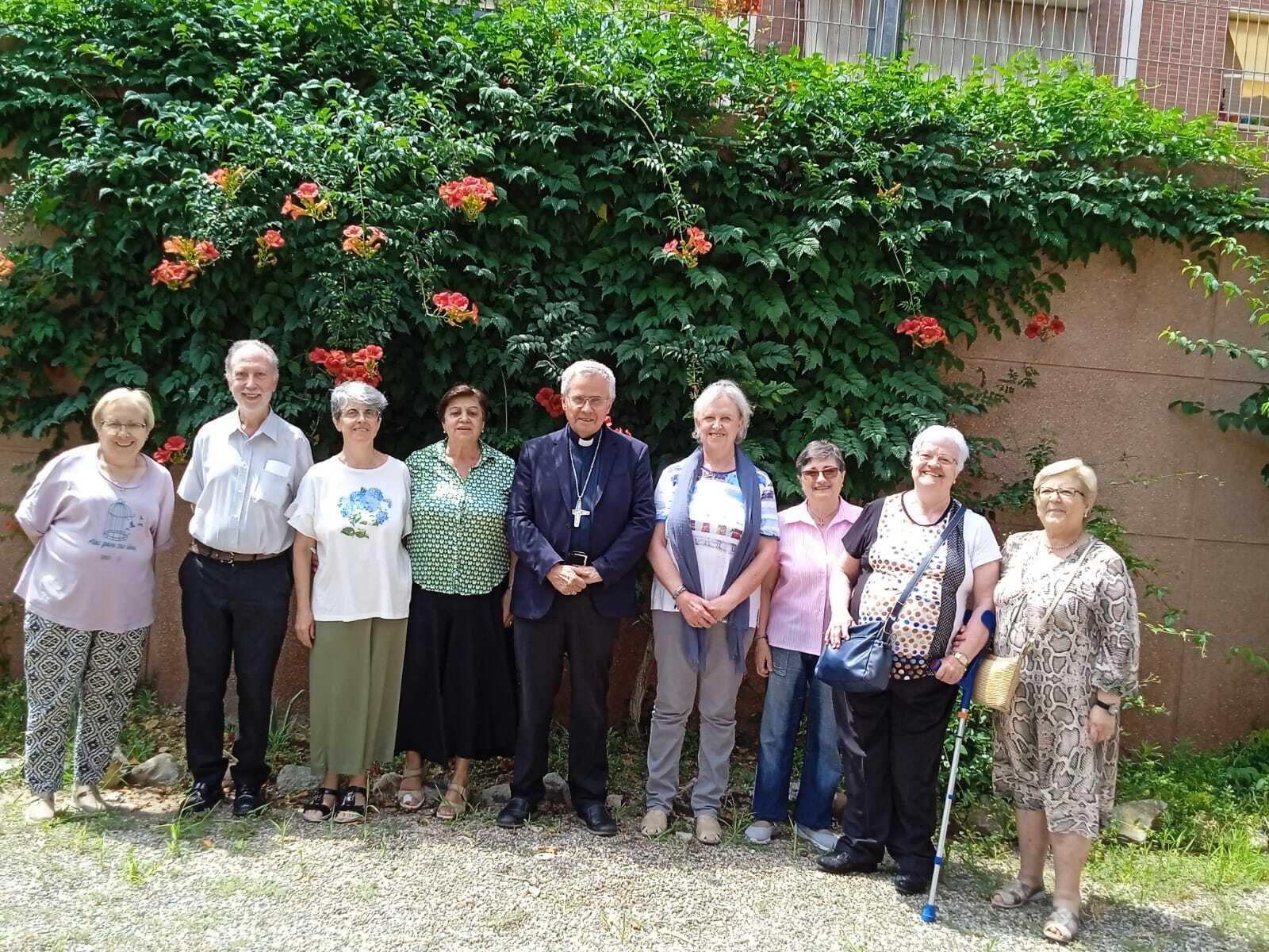 Las siete laicas, con el arzobispo Planellas, de Tarragona