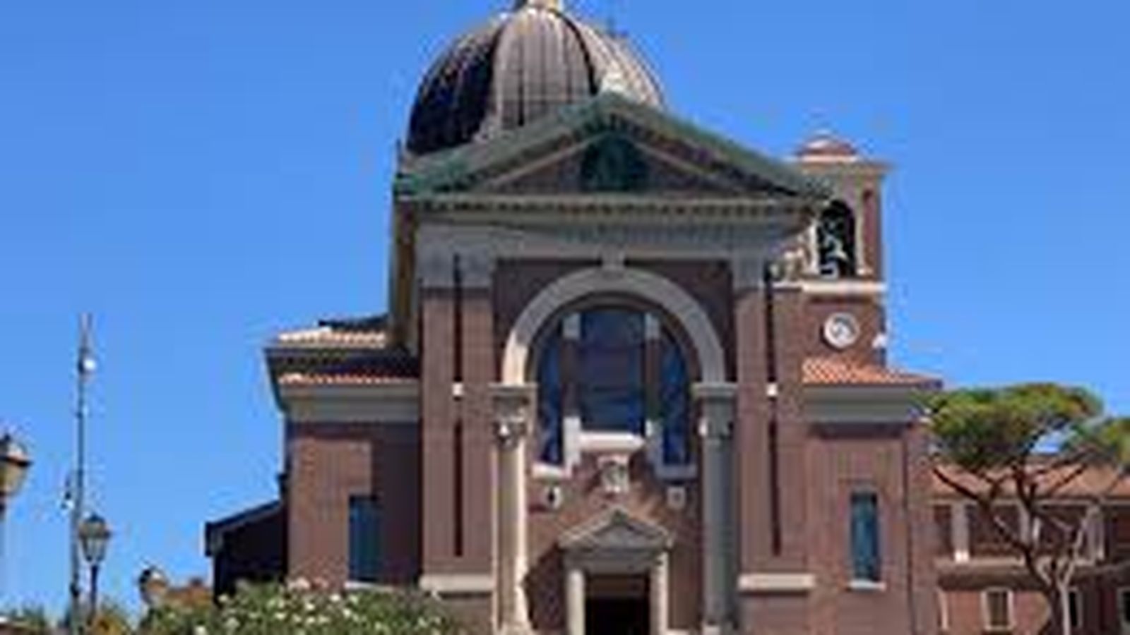 Santa Maria Reina de la Paz, Ostia. Lido.