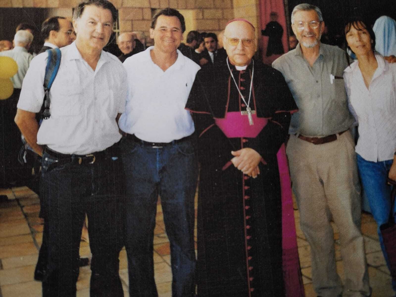 Michel Sabbah, en el centro de la imagen