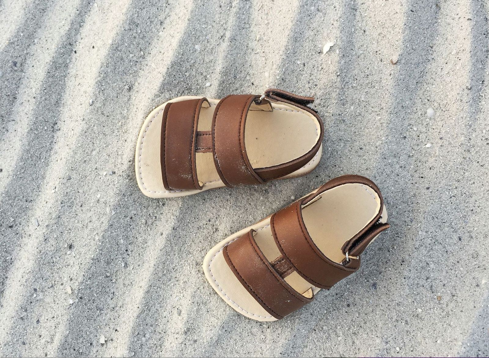 Descalzos en el desierto