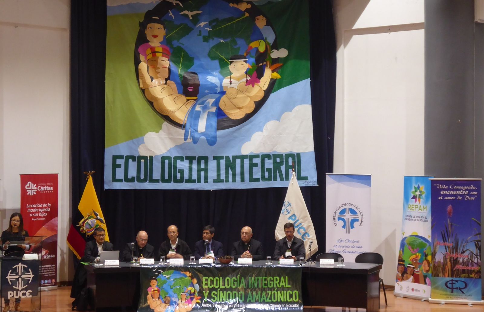Congreso de Ecología Integral en Quito