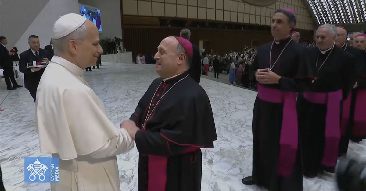 El arzobispo de Santiago invita al Papa a peregrinar a Compostela para ...