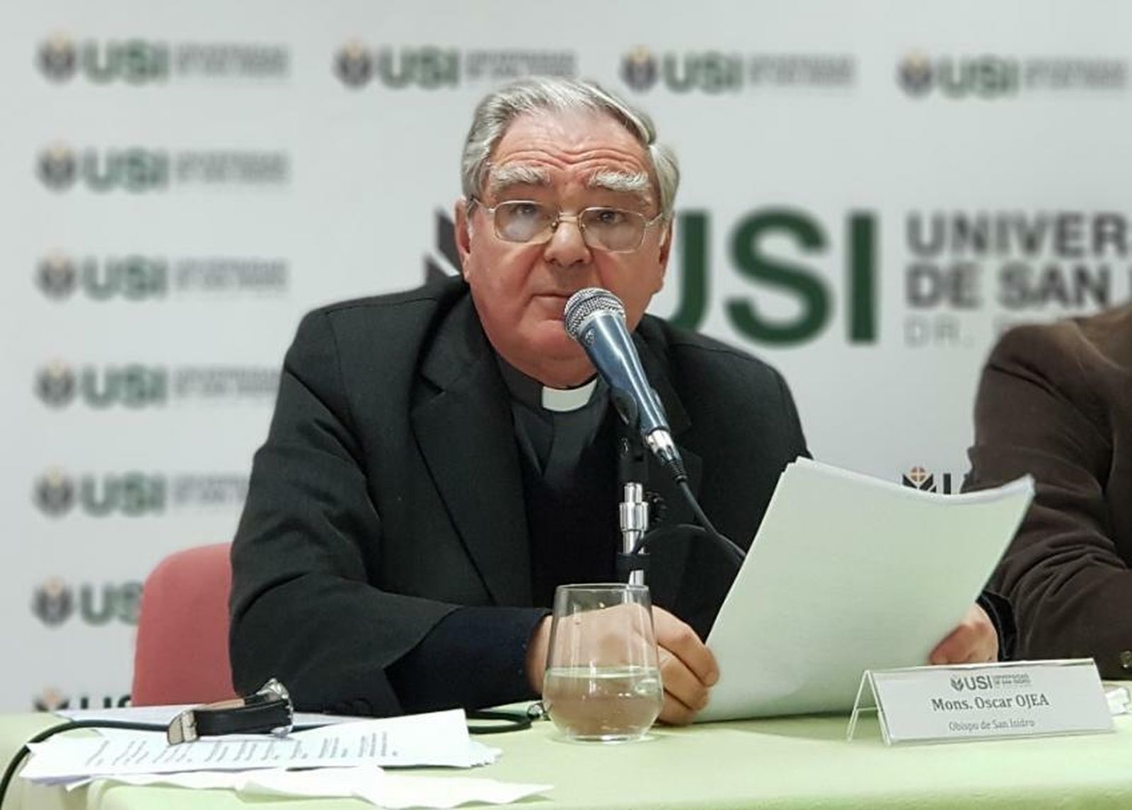 Monseñor Óscar Ojea