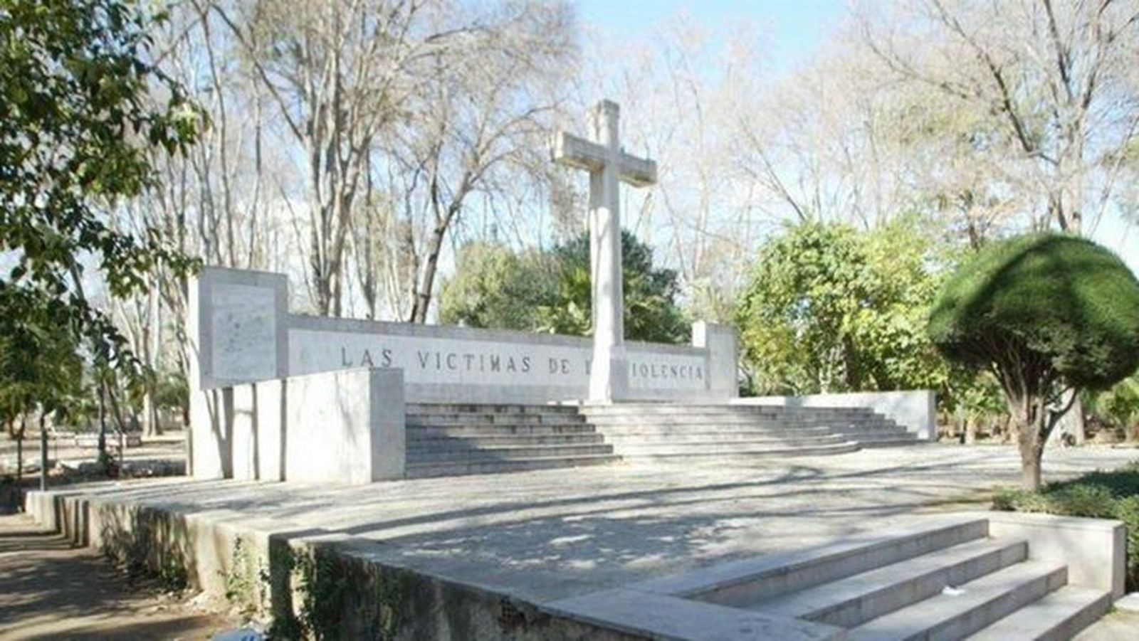 Máxima tensión en Castellón ante la retirada de la 'Cruz de Ribalta'