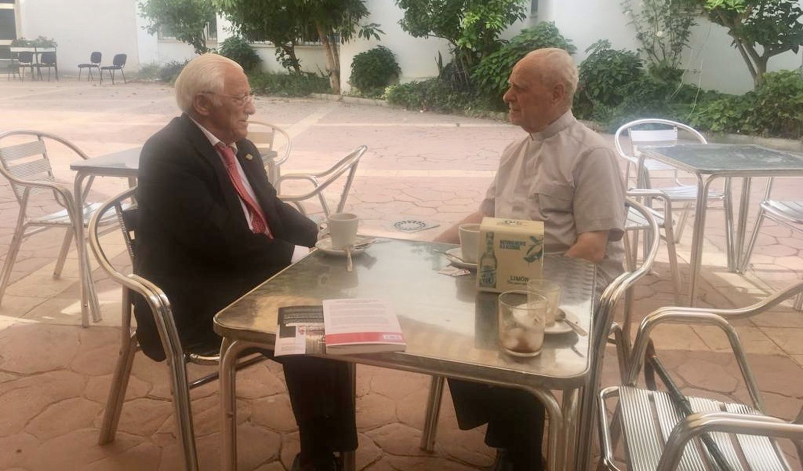 Padre Ángel y monseñor Buxarrais