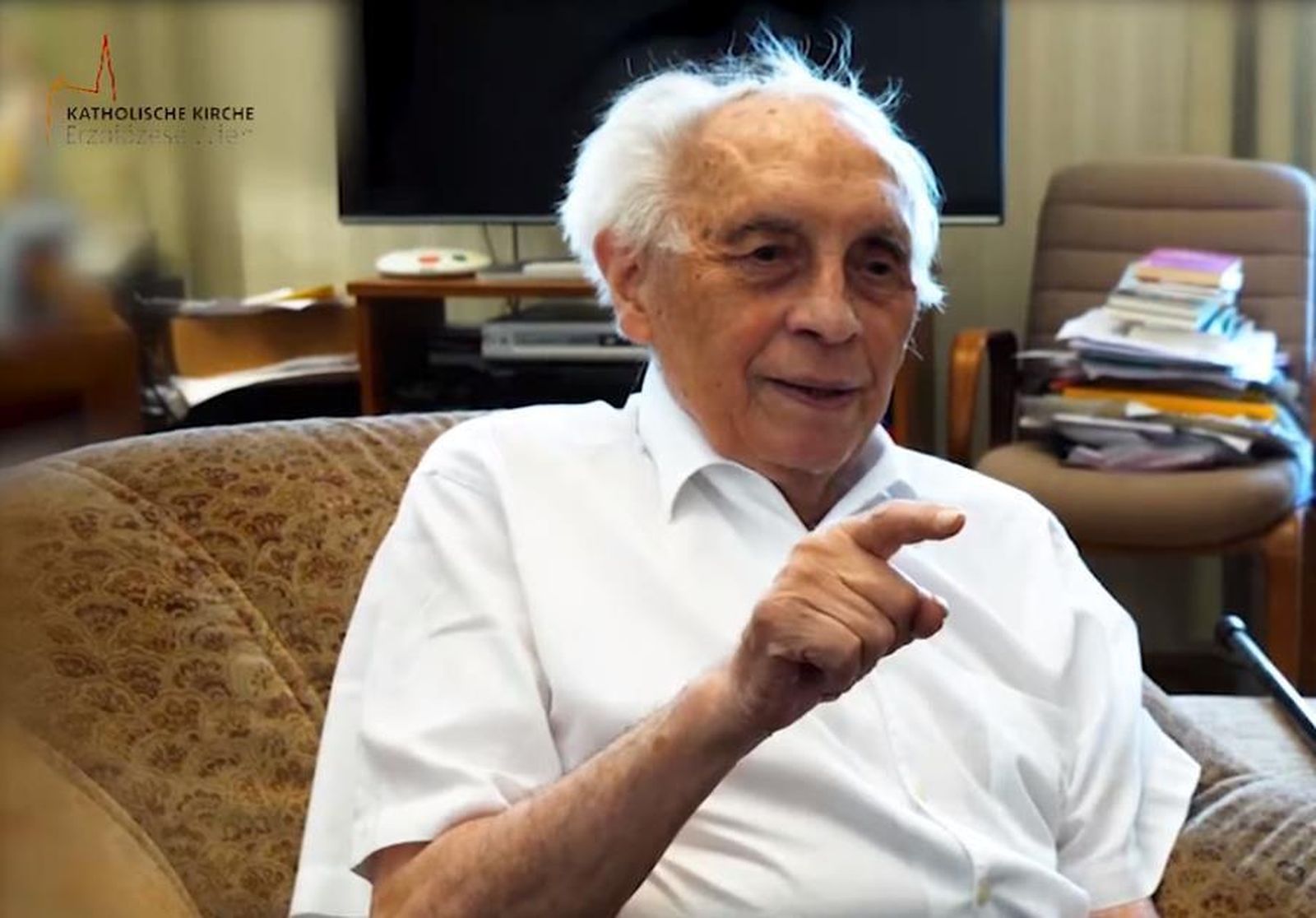 El obispo auxiliar Helmut Krätzl