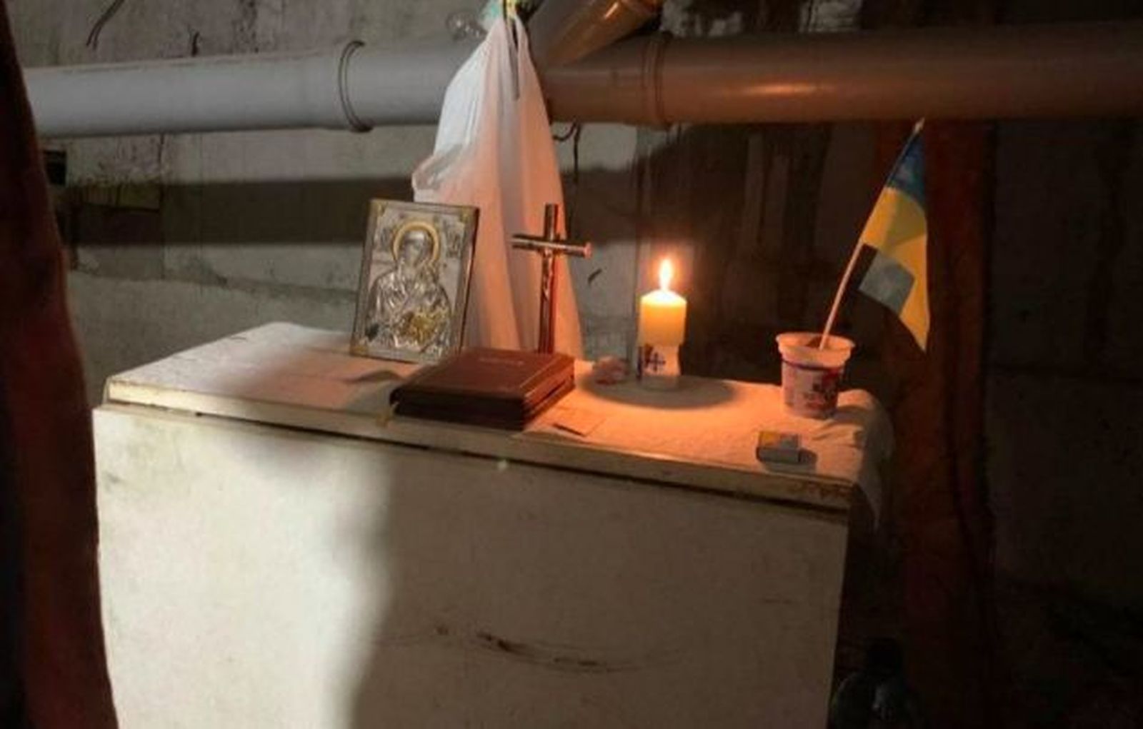 Misa en un refugio antiaéreo de Kiev