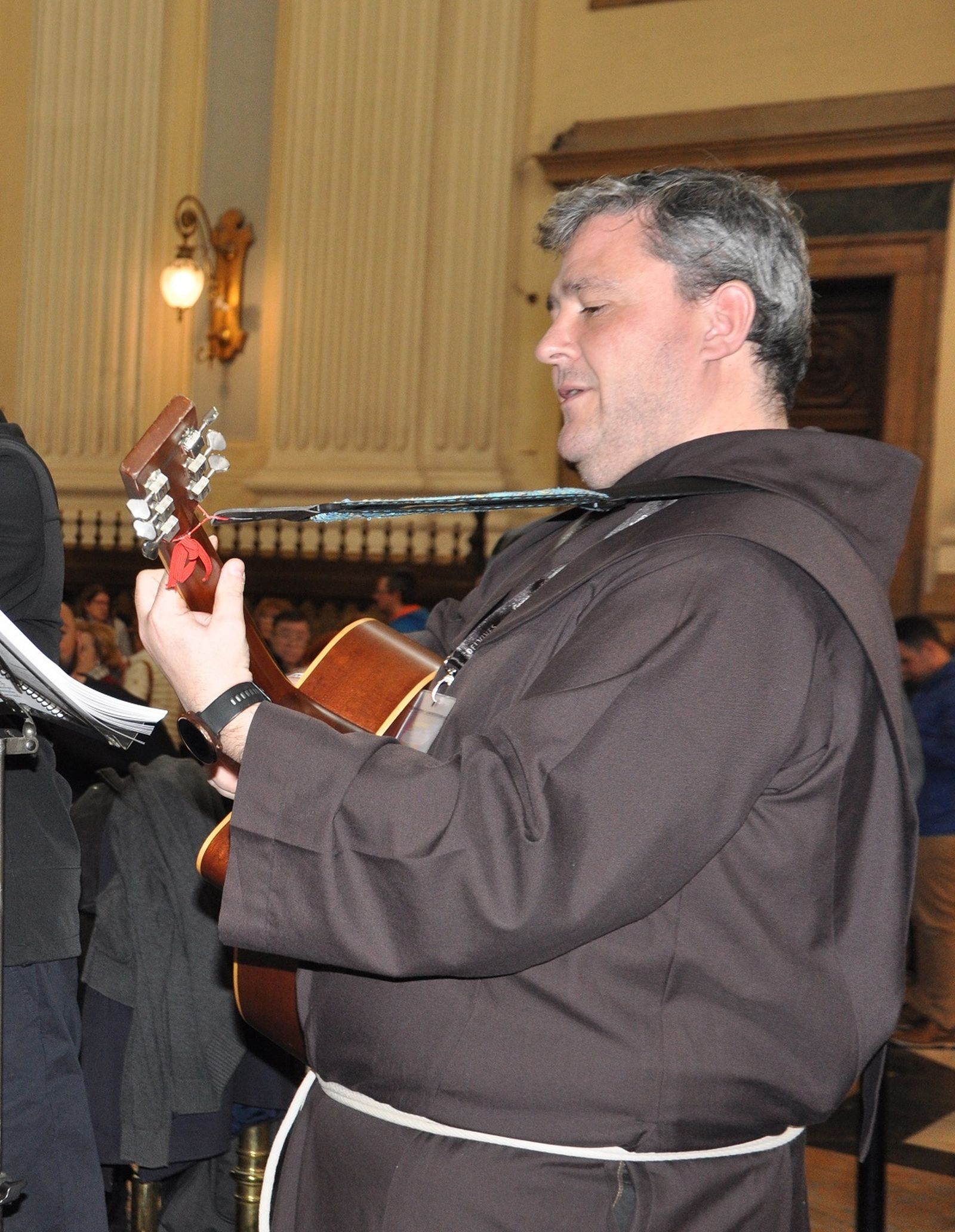 Fray Madu: “la música es como un anuncio publicitario que puede ayudar en la evangelización”