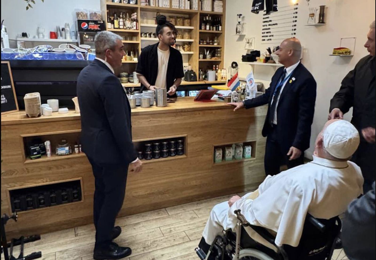 Francisco sale a tomarse un café por Luxemburgo