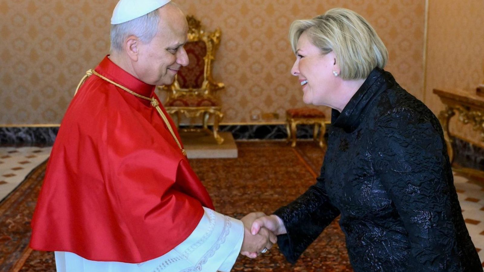 Leon XIV y presidenta de Islandia, Halla Tómasdóttir