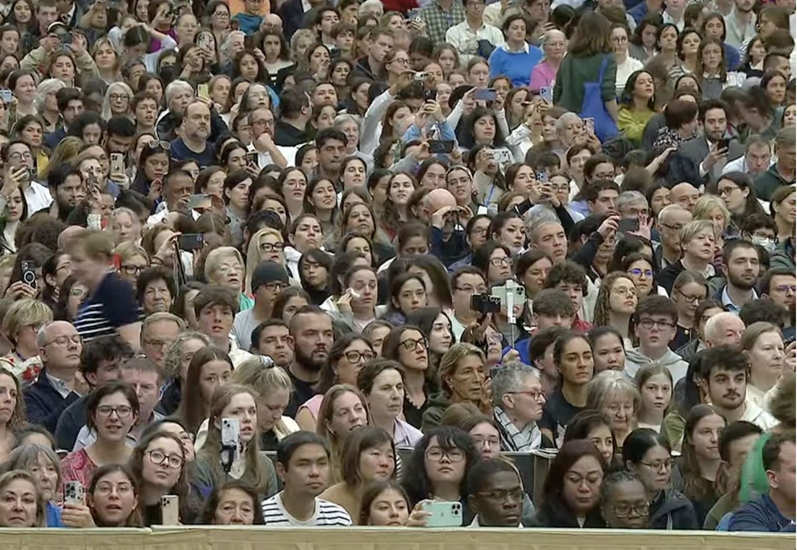 Fieles en el Aula Pablo VI para la audiencia general