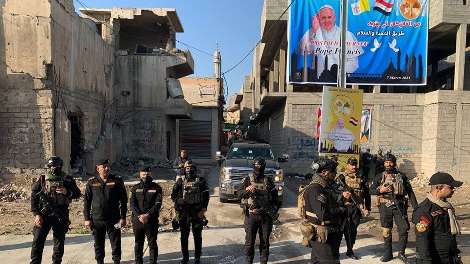 El equipo de seguridad papal