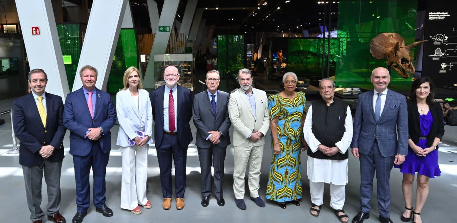 De izquierda a derecha: Jaime Sepúlveda, Seth Berkley, SAR Doña Cristina de Borbón y Grecia, Chris Elias, Antonio Vila Bertrán, Pedro Alonso, Graça Machel, Ashok Khosla, Peter Simon y Delphine Moralis.
