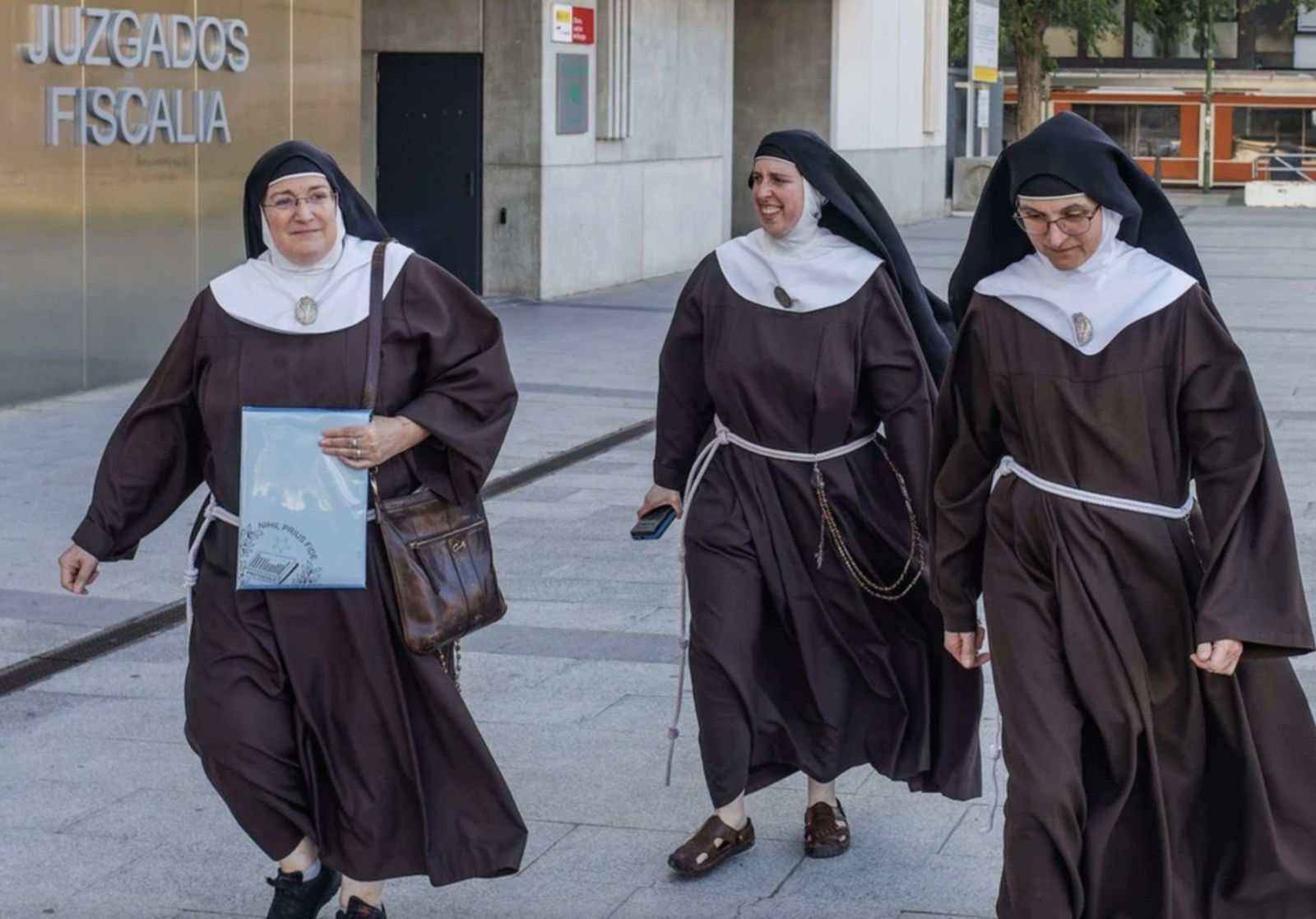 Sor Isabel, Sor Sión y Sor Paz