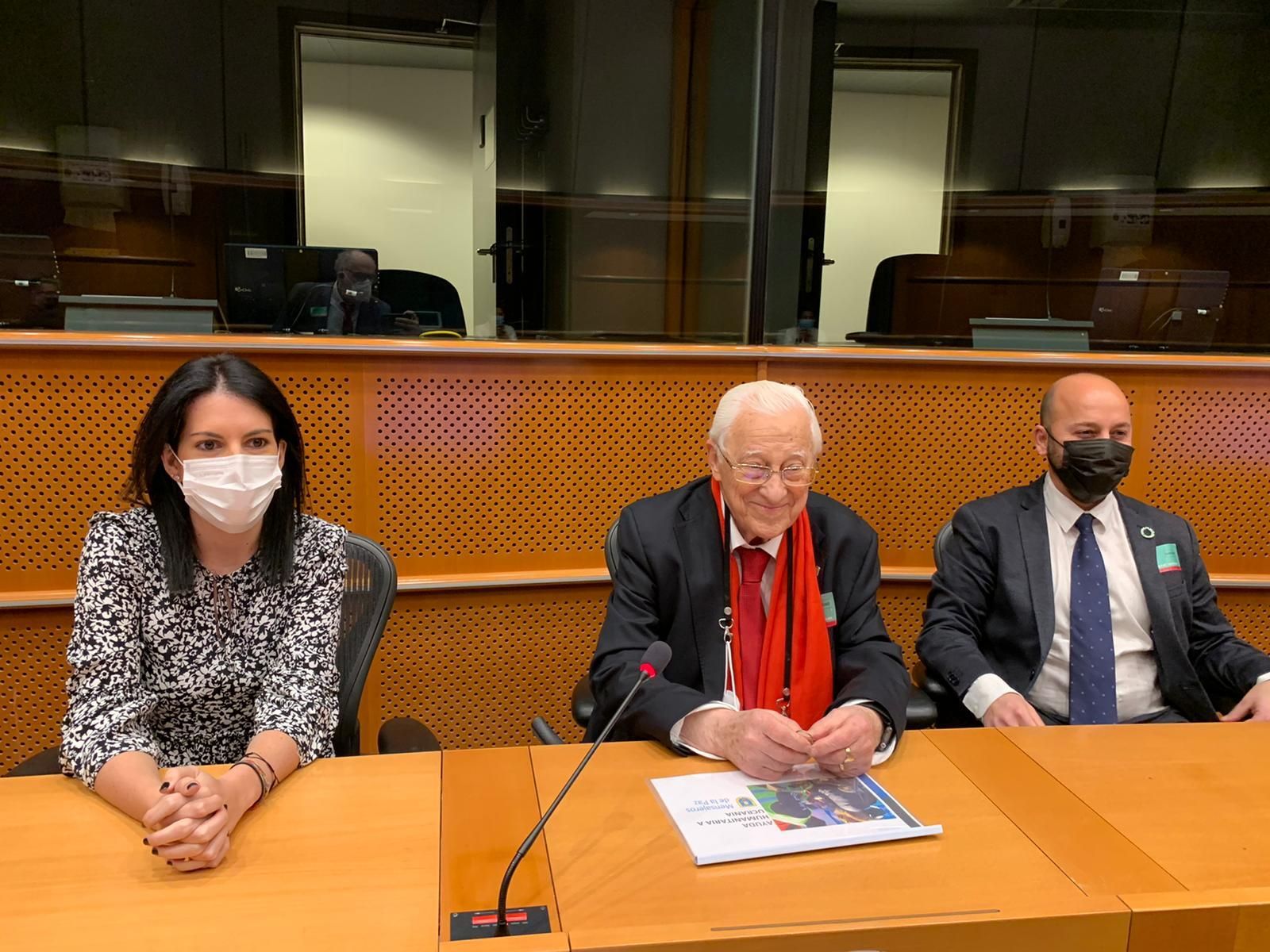 El padre Ángel reclama al Parlamento Europeo abrir corredores humanitarios para Ucrania