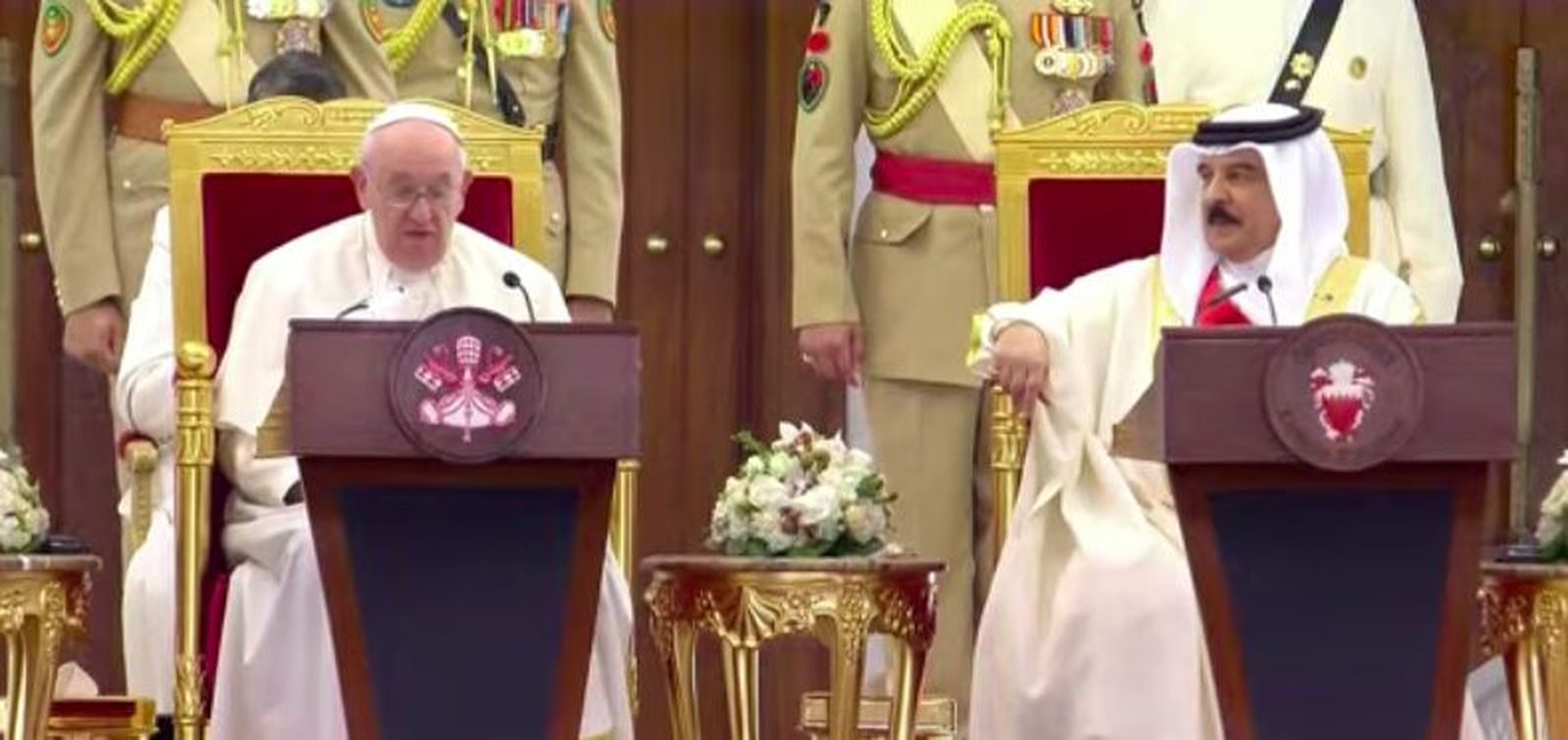 El Papa, con el rey de Bahrein
