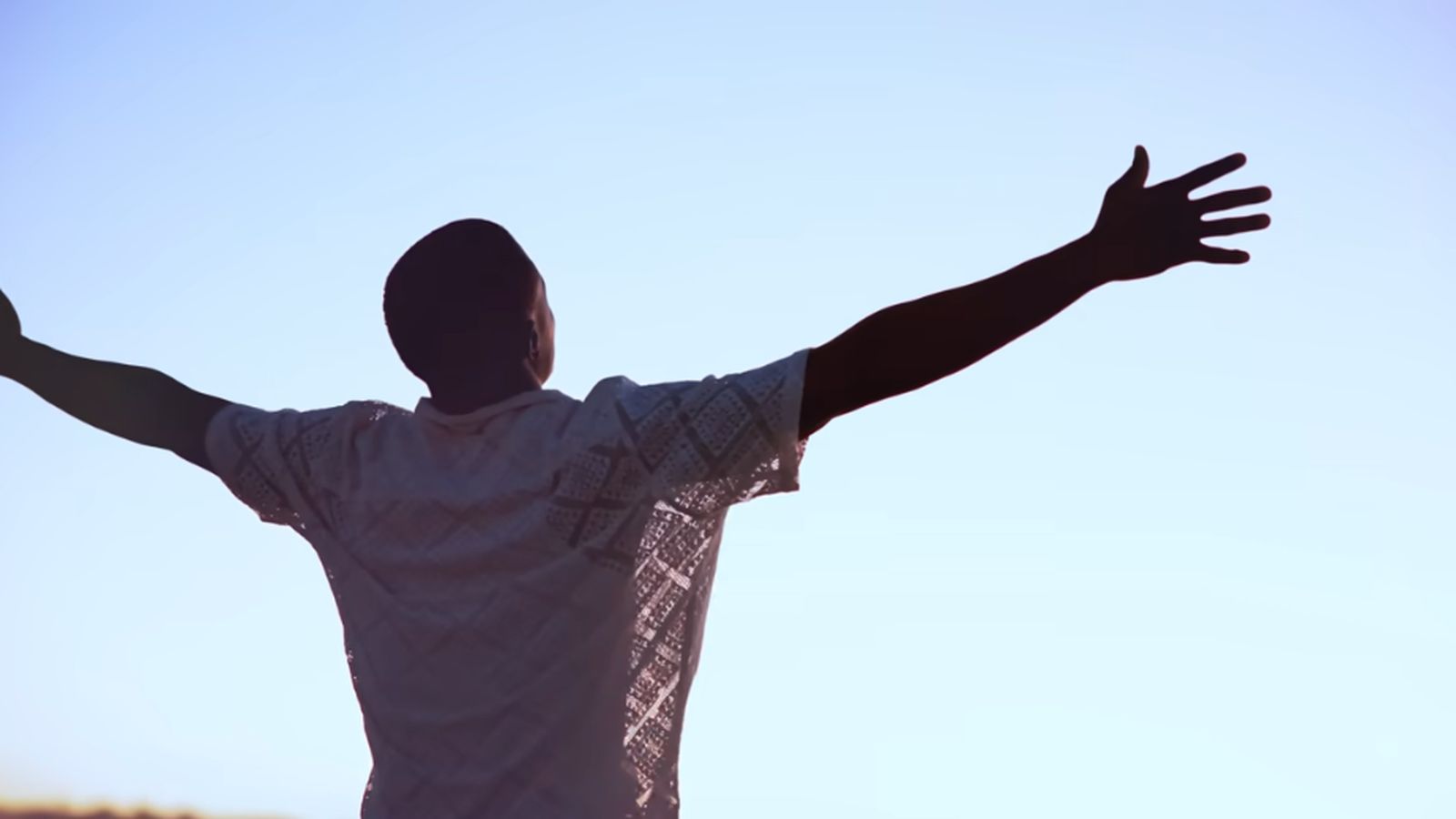 Con el Papa. Alza la Mirada - Himno oficial