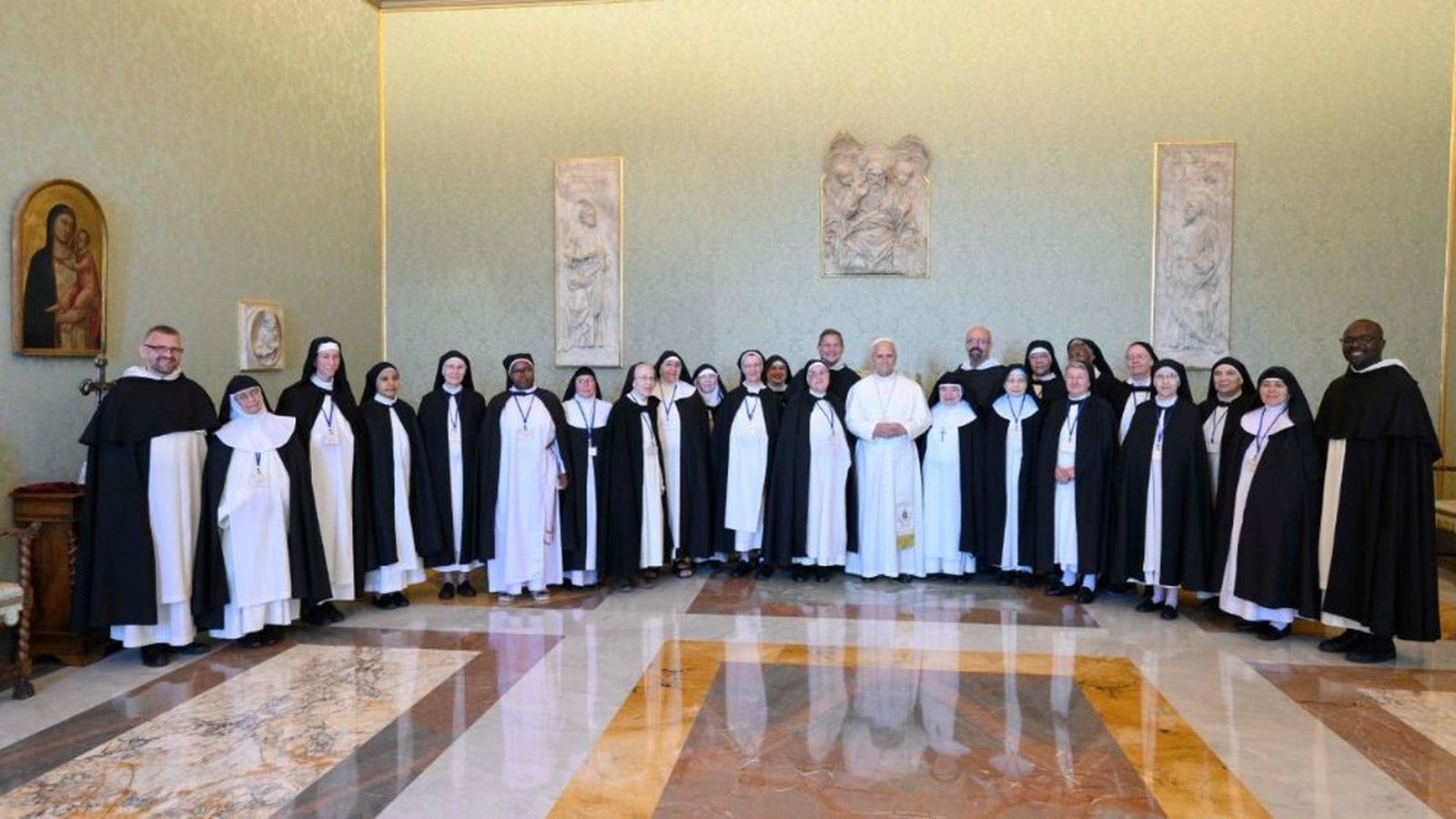 El Papa, con la familia dominicana contemplativa