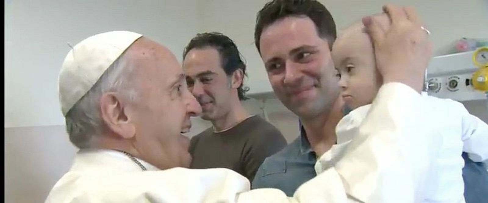 Francisco, con un niño enfermo