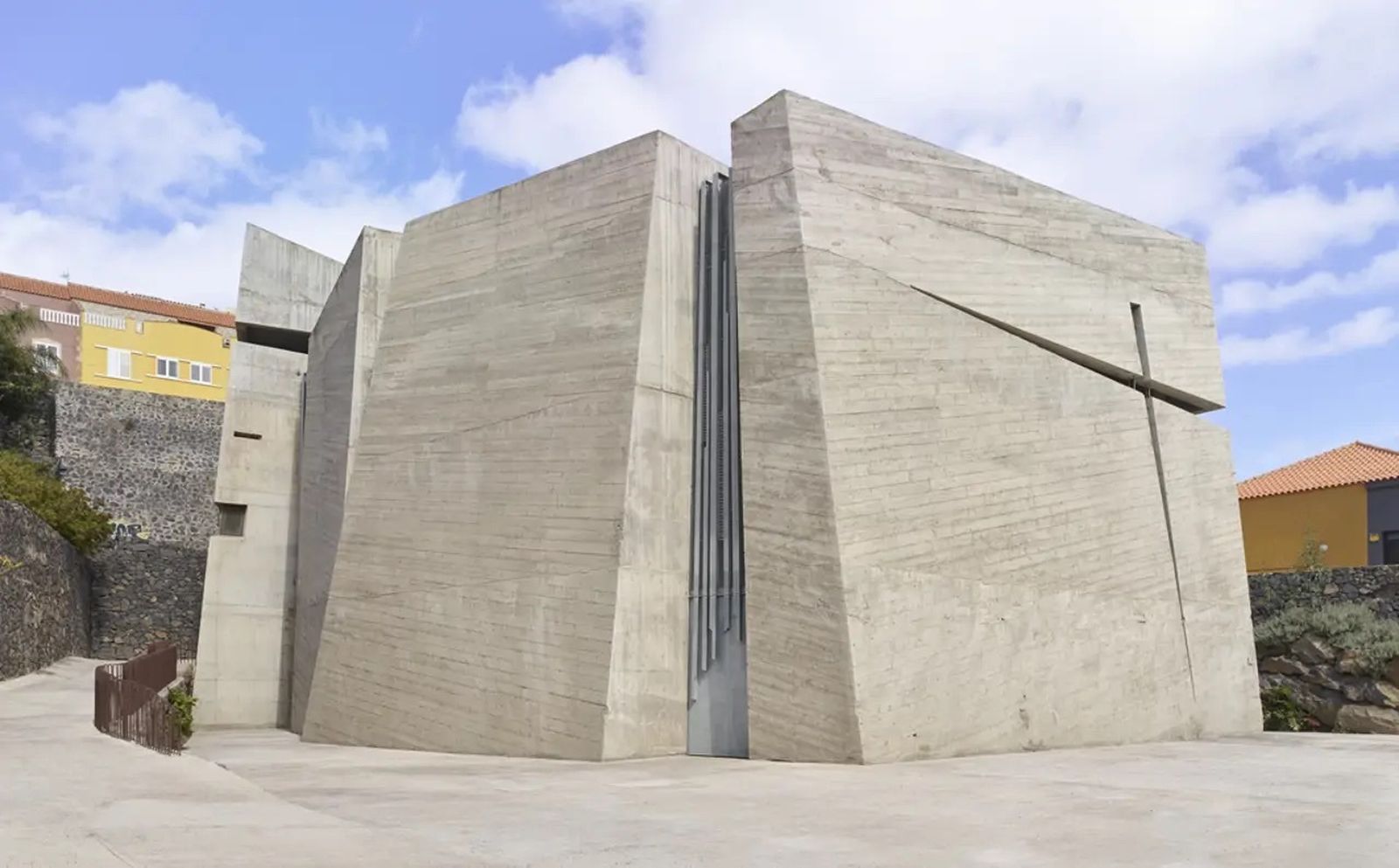 Iglesia y Centro Comunitario del Santísimo Redentor, en Las Chumberas (Tenerife)