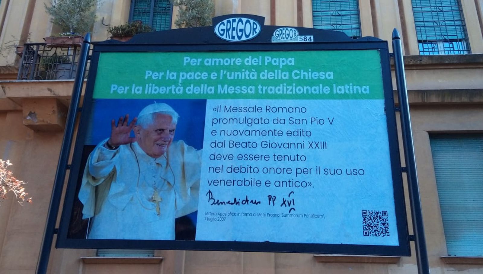 Campaña de carteles contra el Papa en los alrededores del Vaticano