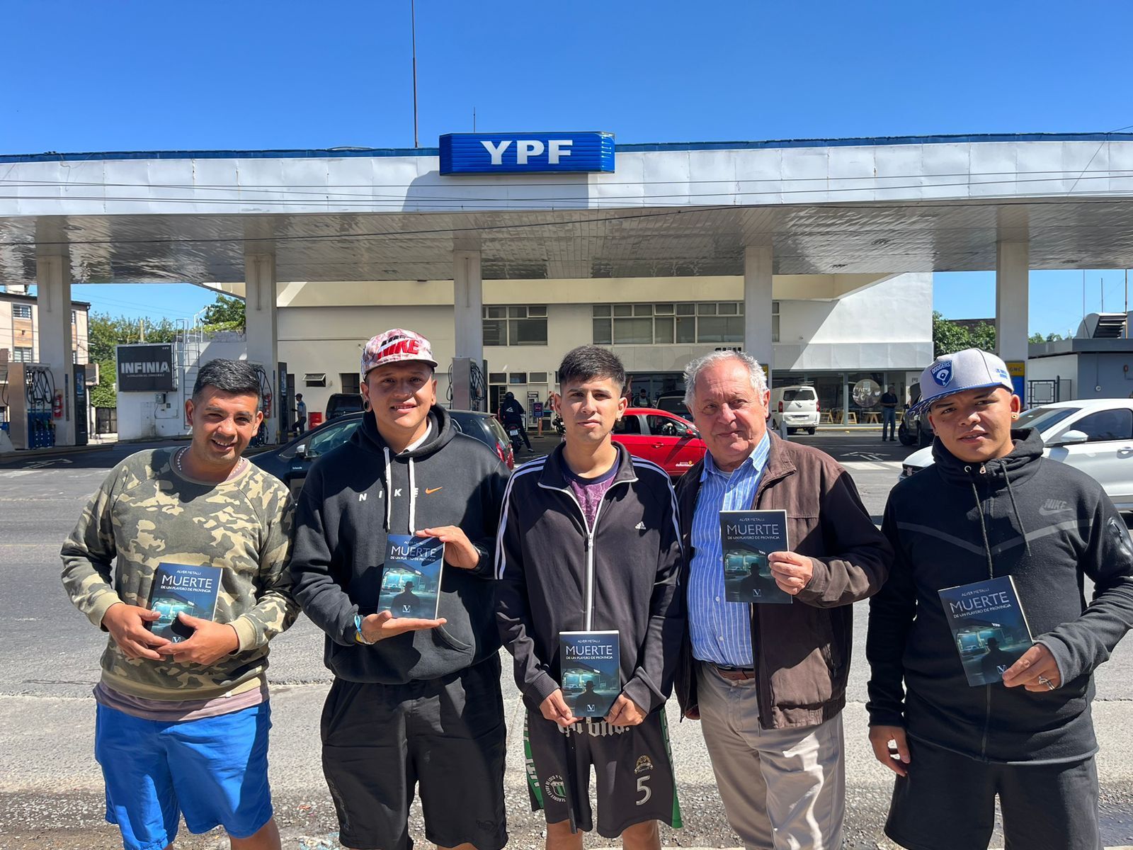 Estación de servicio donde arranca la novela