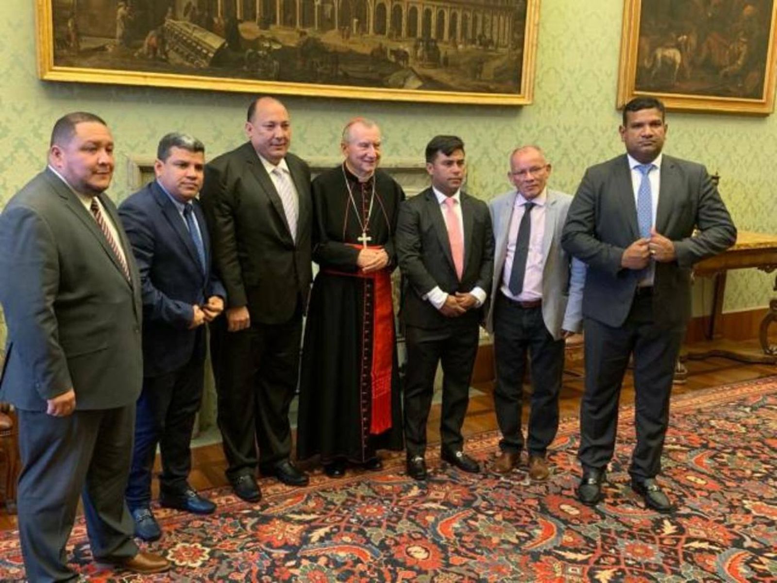 Diputados de la Asamblea Nacional, con Parolin