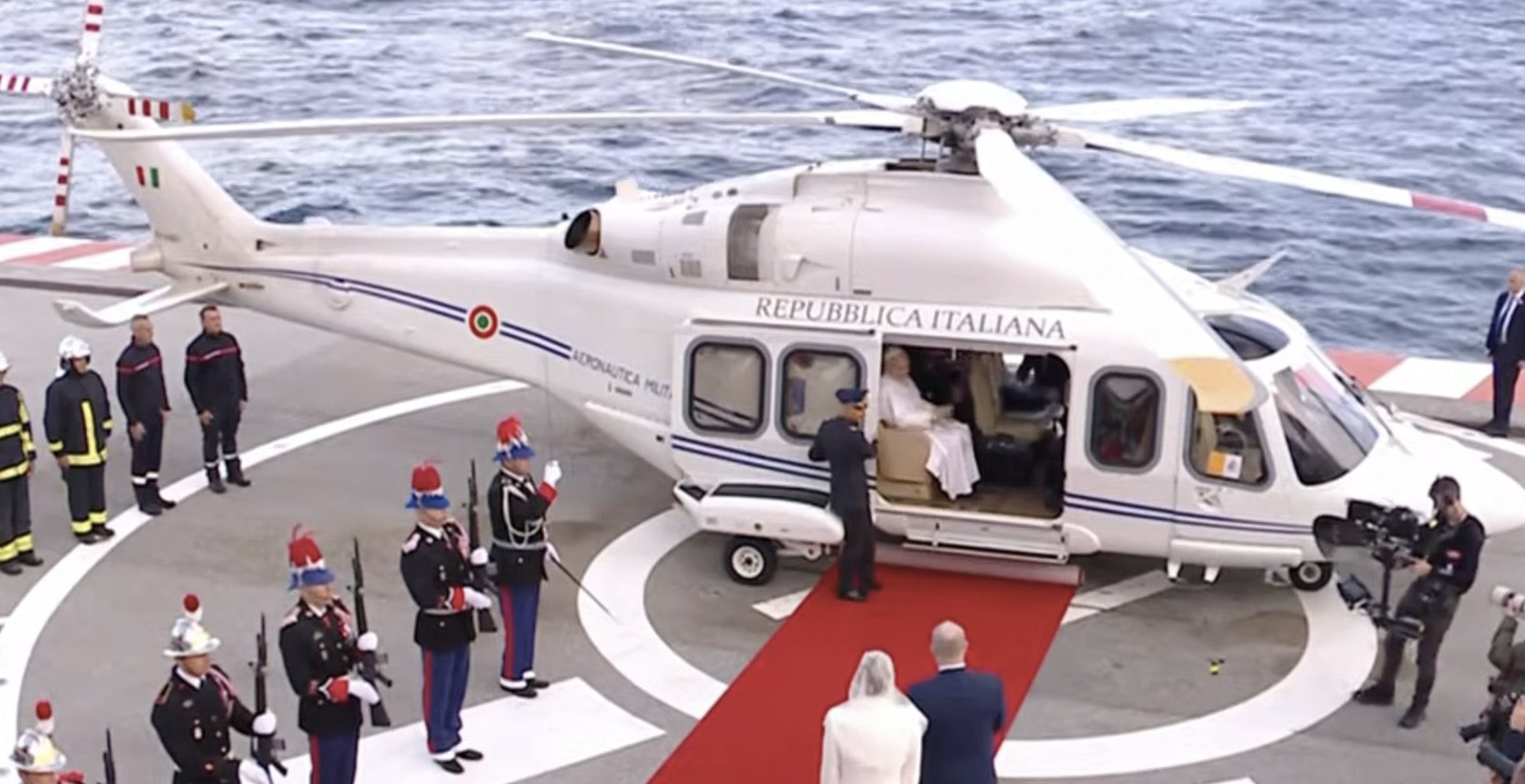 El Papa se despide de Mónaco