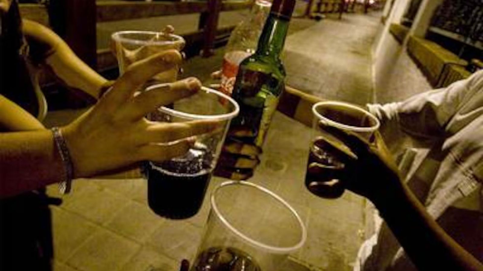 En algunos países del continente el consumo de tabaco y alcohol se inicia en la adolescencia