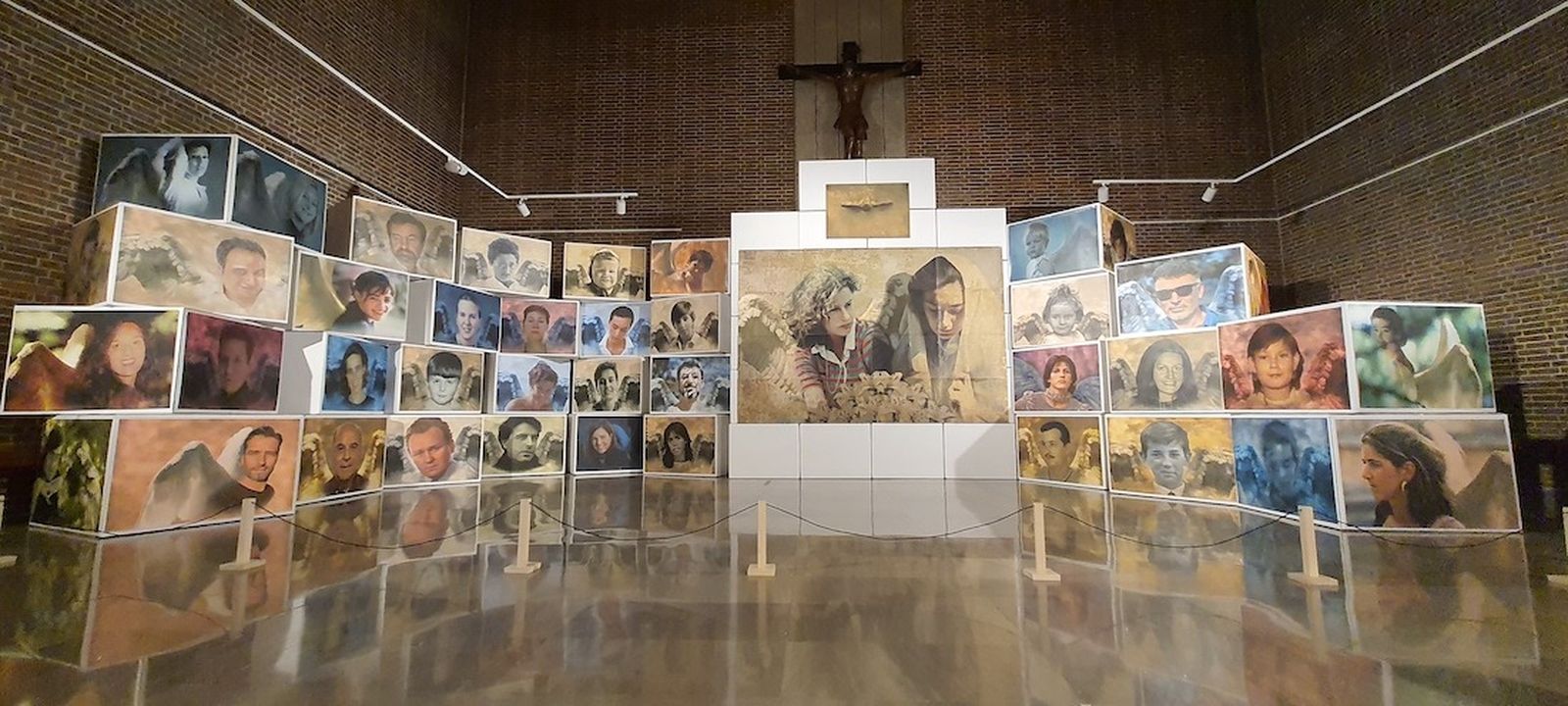 'Ella' Instalación exposicion O_LUMEN