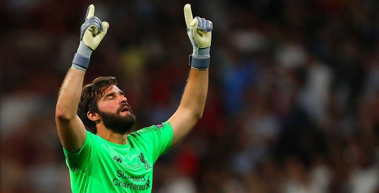 Alisson Becker recoge el Balón de Oro diciendo "Dios es bueno"
