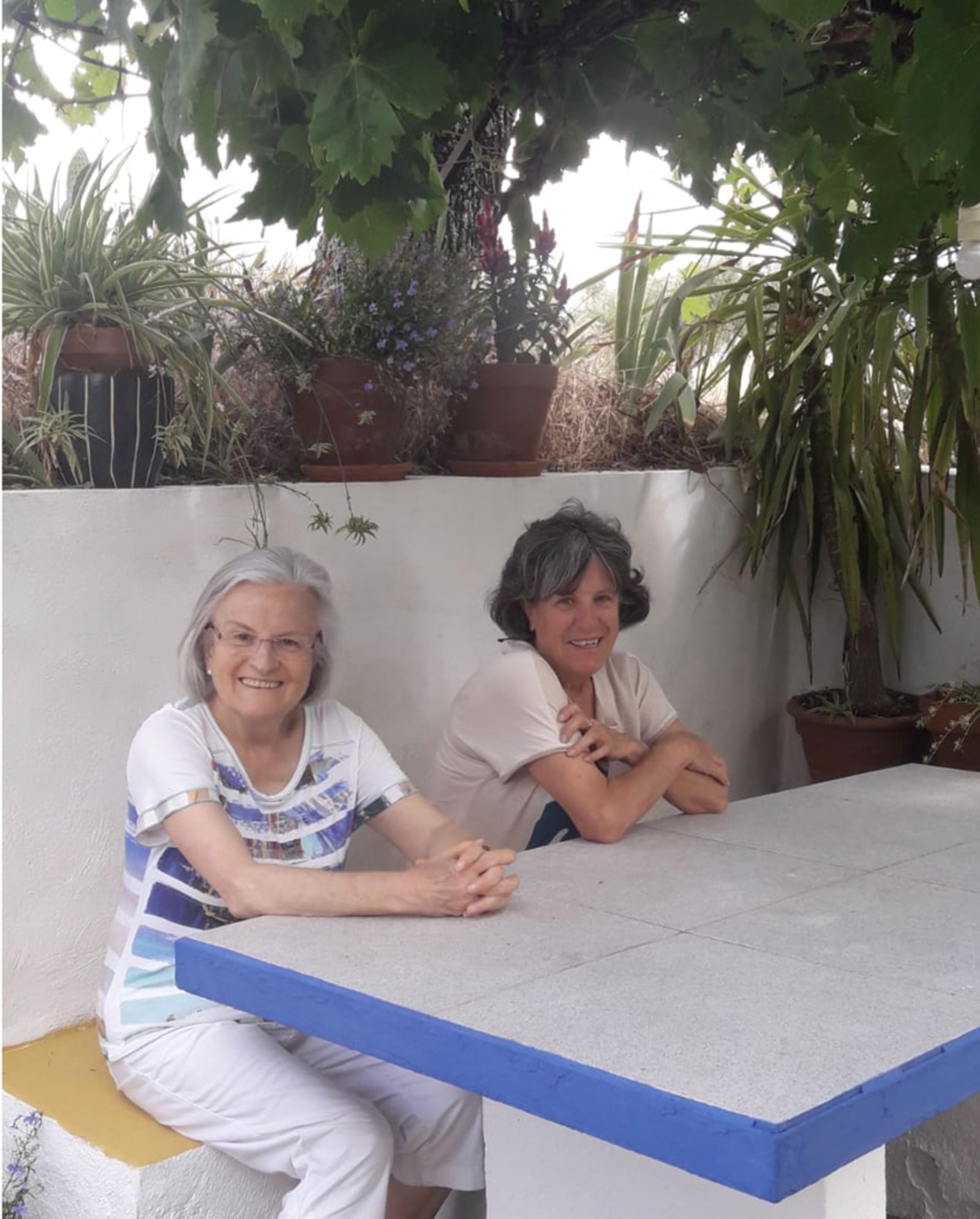 Mari Paz y Pilar Bacas