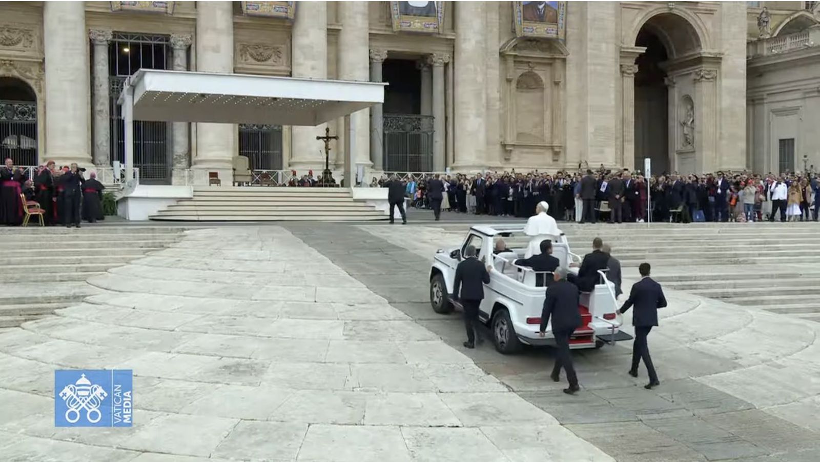 León XIV, en el papamóvil