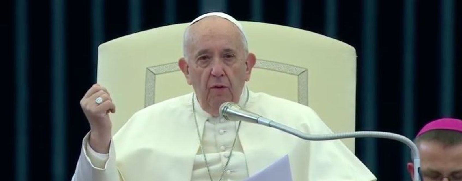 Francisco reivindica a las familias que hacen de su casa "pequeñas iglesias domésticas"