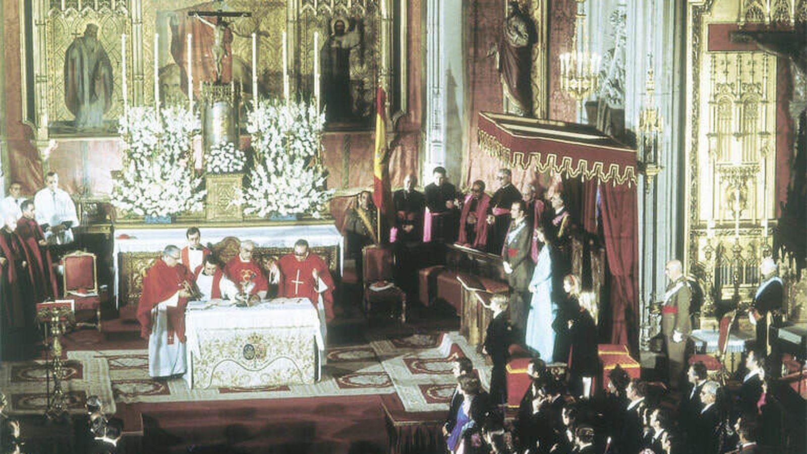 Tarancón preside la misa de proclamación del rey Juan Carlos en los Jerónimos