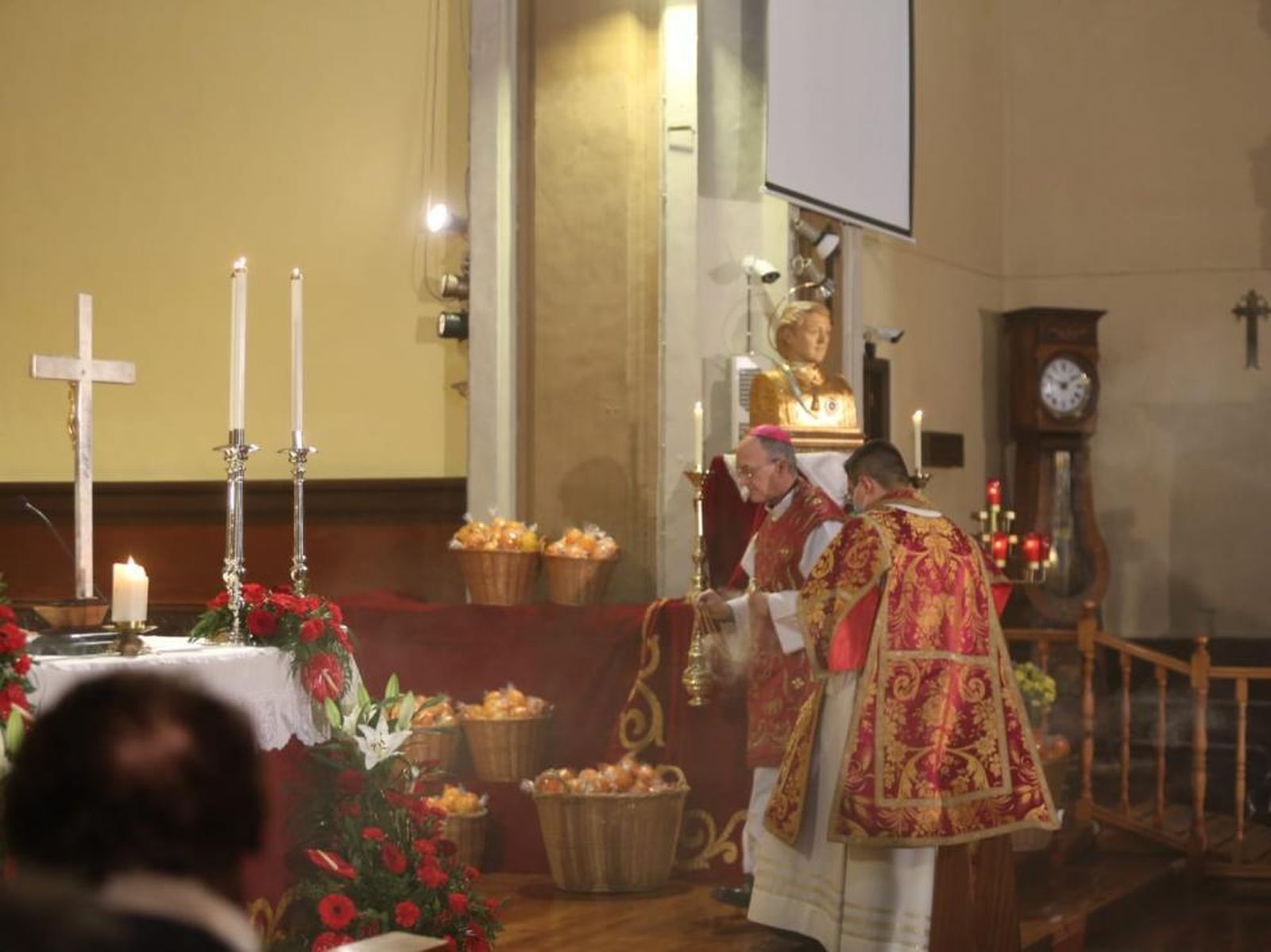 Misa de San Vicente, presidida por el obispo,