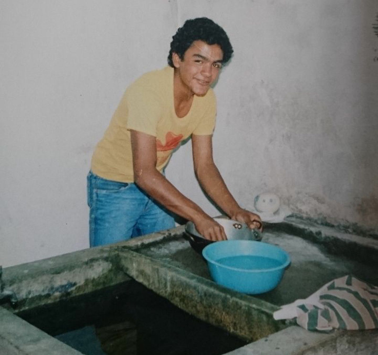 Norman Pérez, el joven de la mochila que caminaba con los pobres