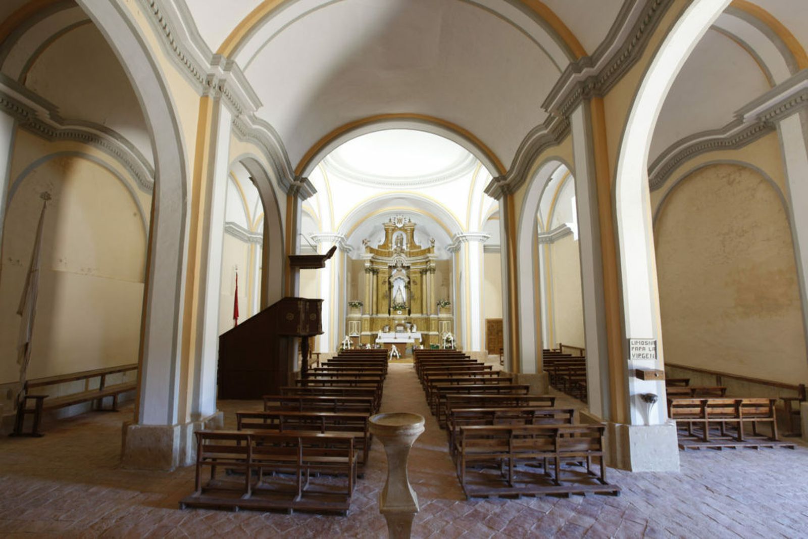 Interior del Santuario del Tremedal en Orihuela del Tremedal