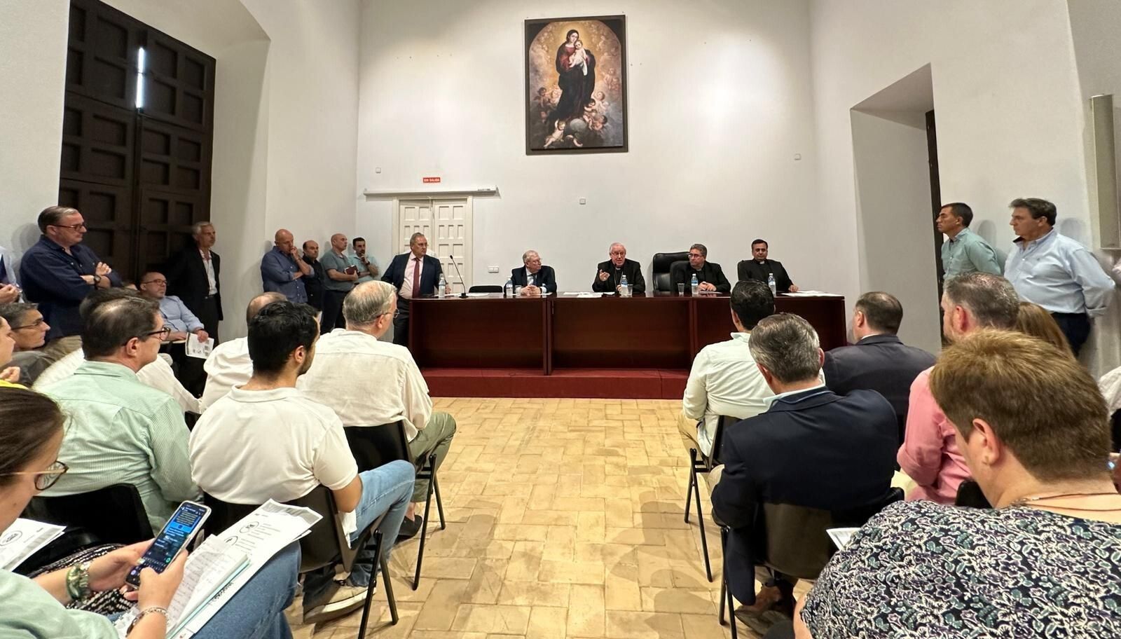 Sáiz Meneses, el miércoles, con responsables de hermandades y cofradías