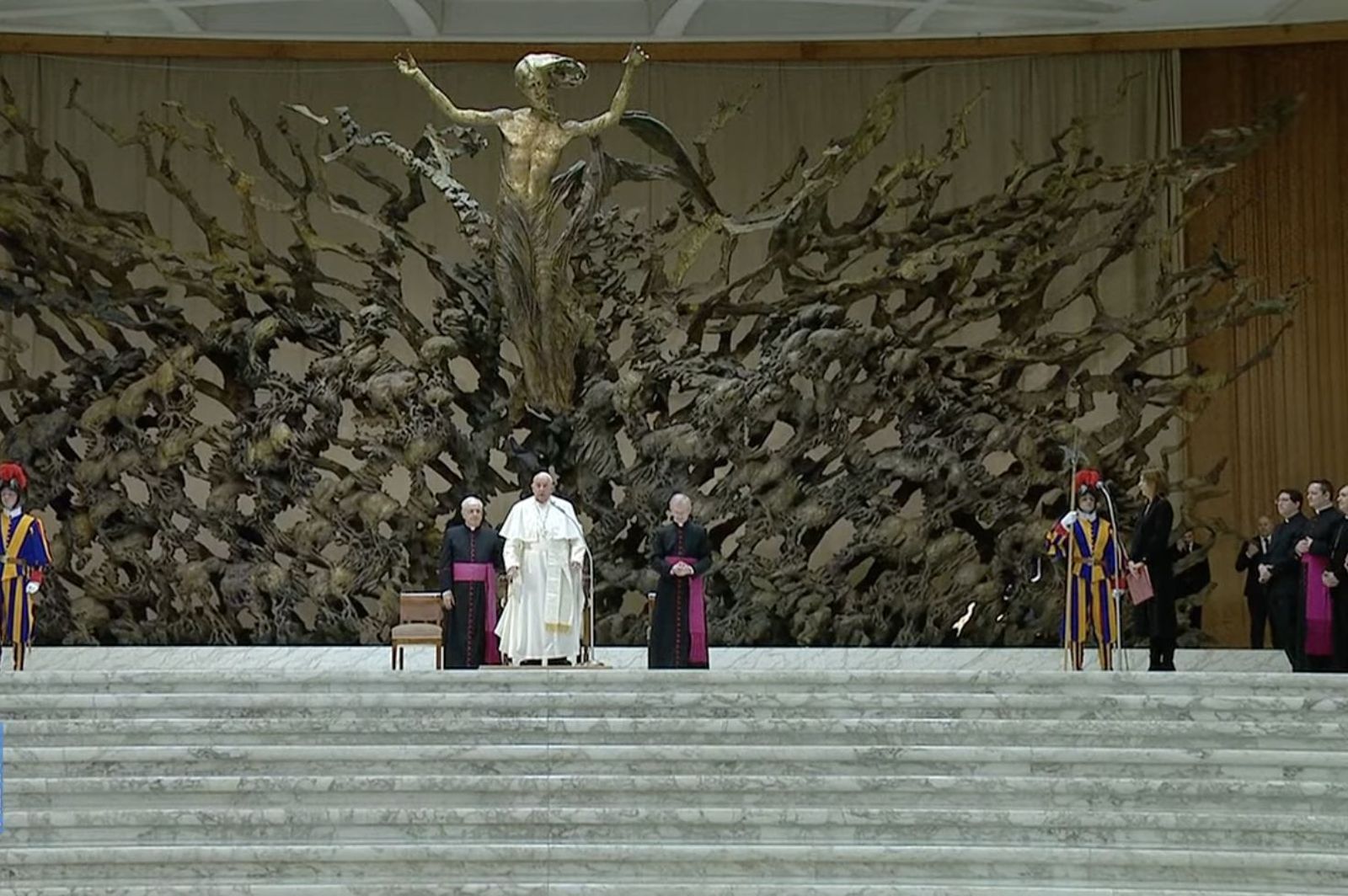 Francisco presiden la audiencia general en el Aula Pablo VI