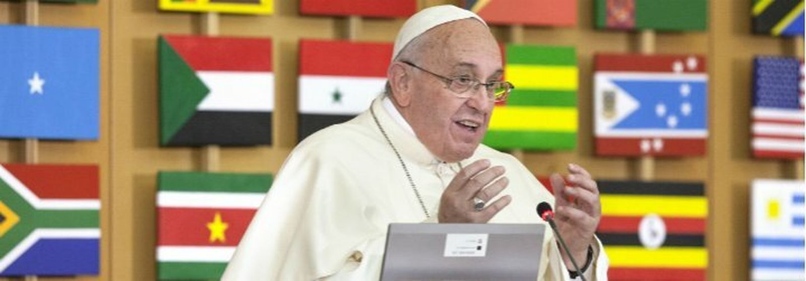 Francisco vuelve a insistir en que el mercado esté al servicio de la persona