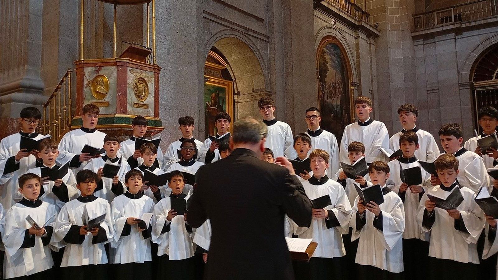 El coro del Monasterio de San Lorenzo de El Escorial en Madrid