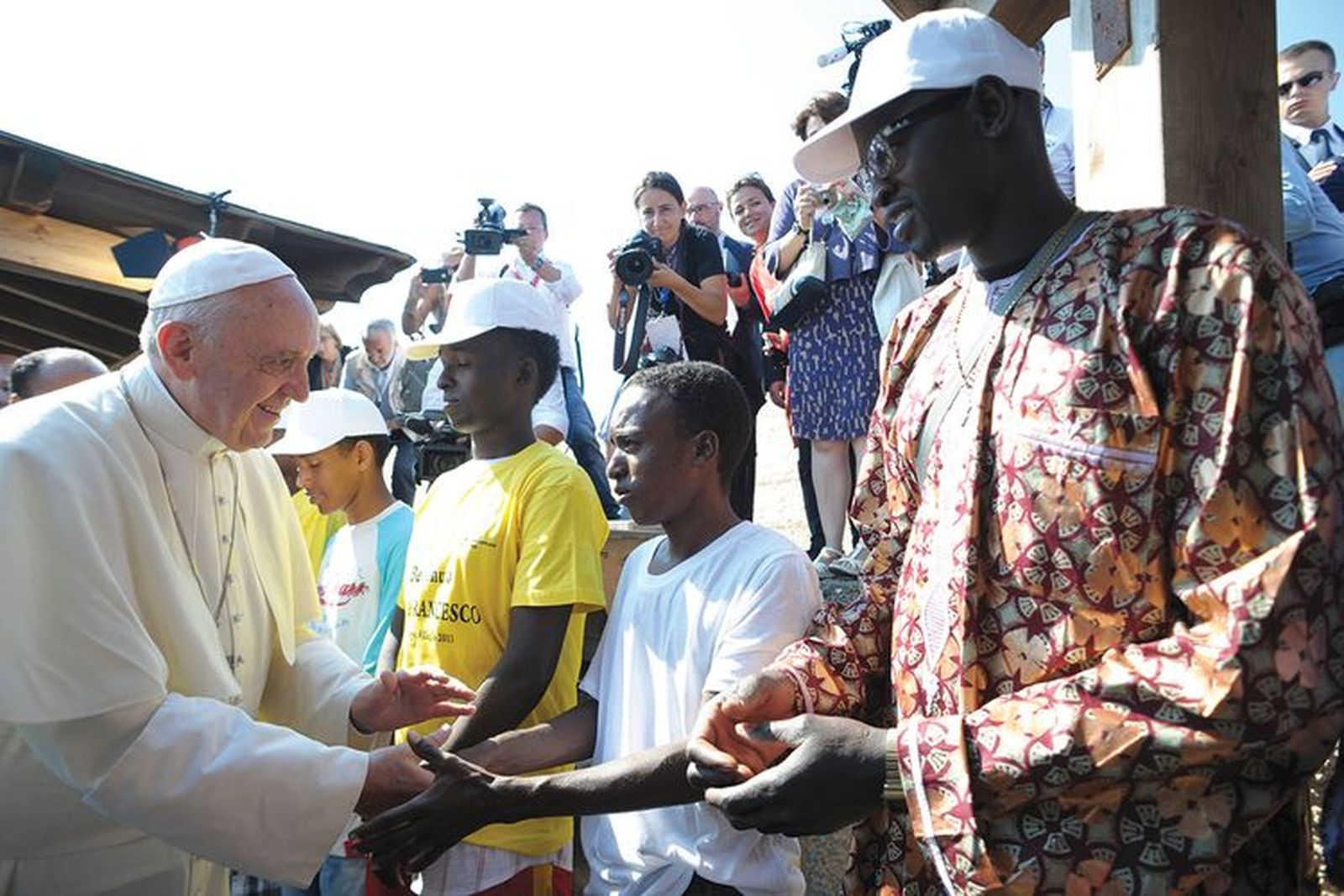 El Papa Francisco, con migrantes en Lampedusa