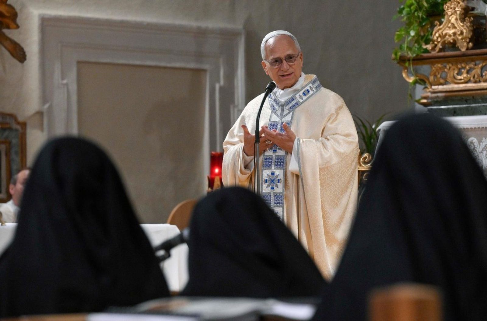 El Papa visita el Monasterio de Montefalco