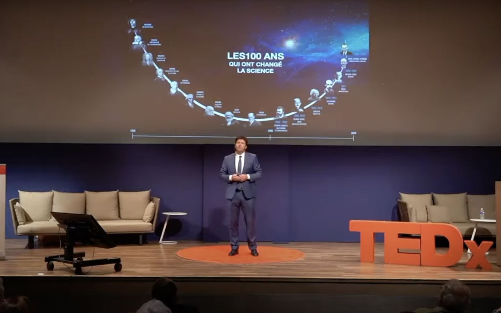 Olivier Bonnassies en una charla TED para hablar del libro