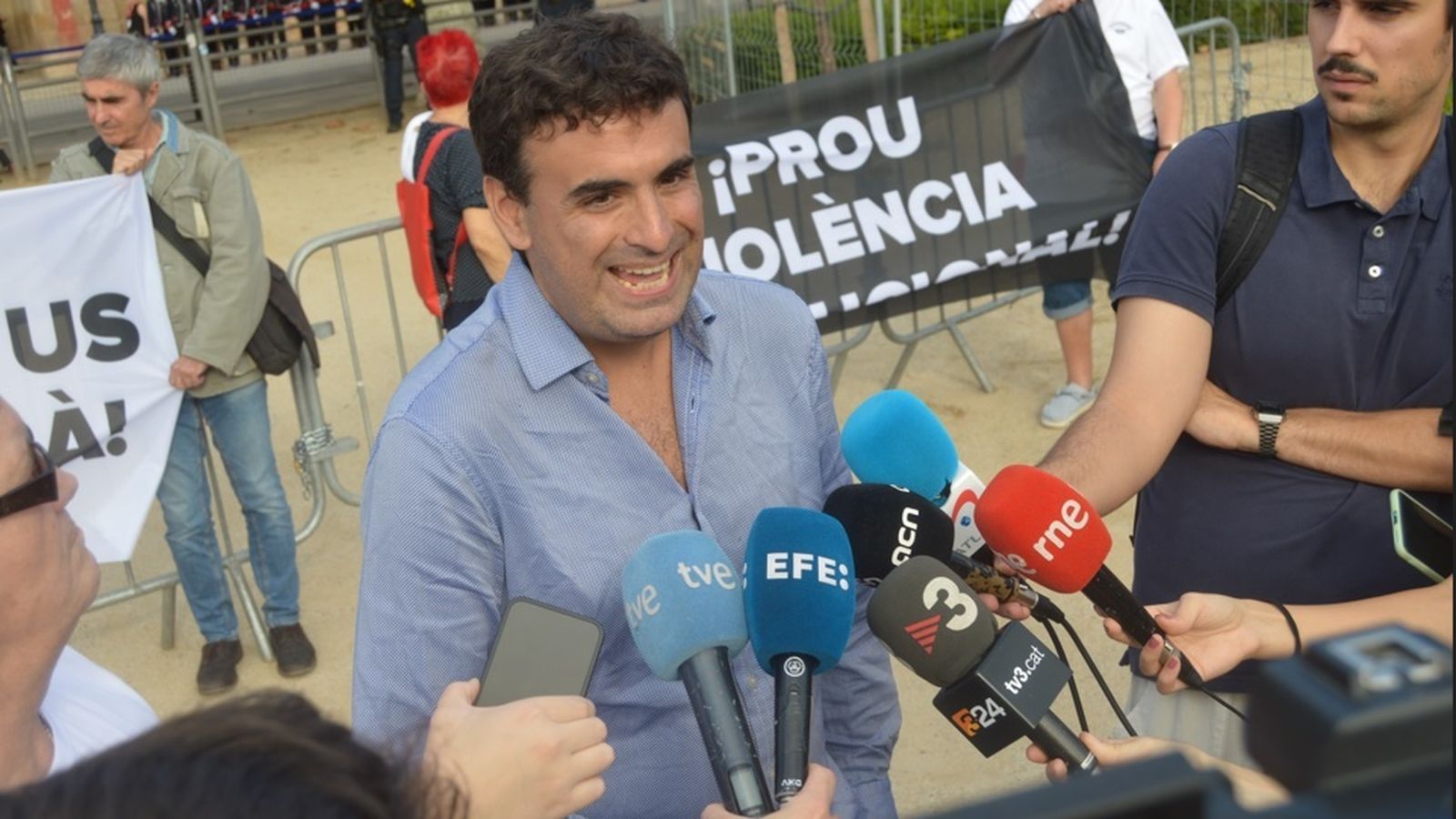 Protesta de Miguel Hurtado ante el Parlament