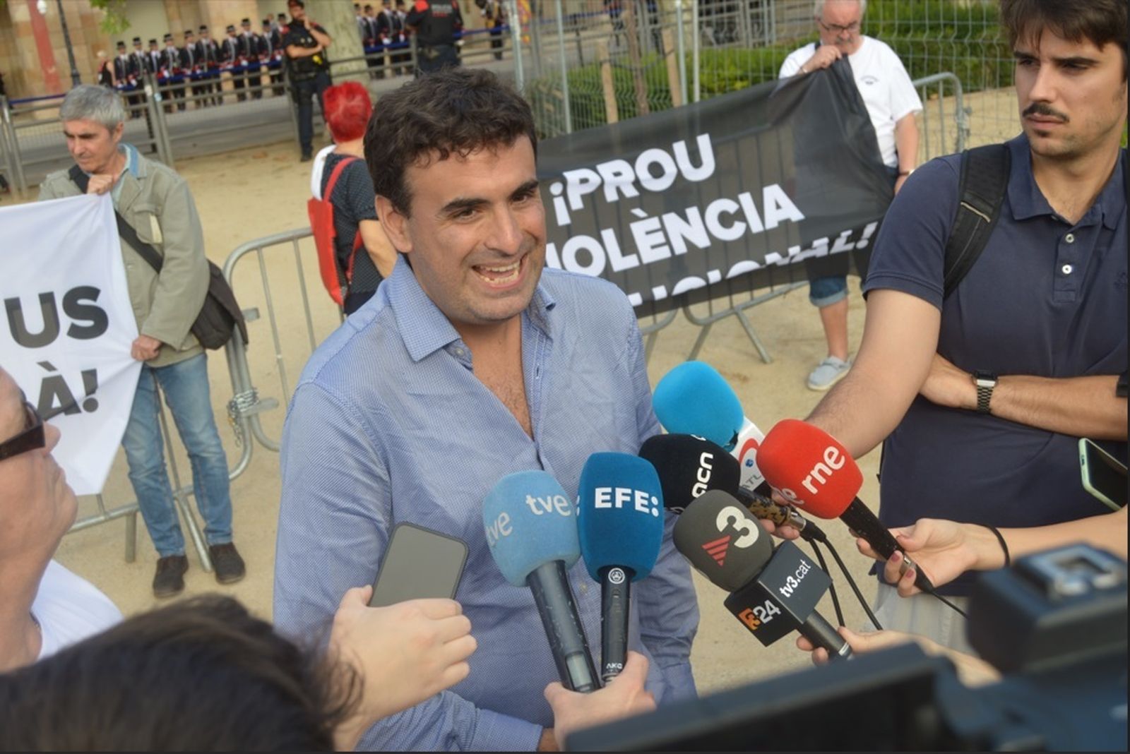 Protesta de Miguel Hurtado ante el Parlament