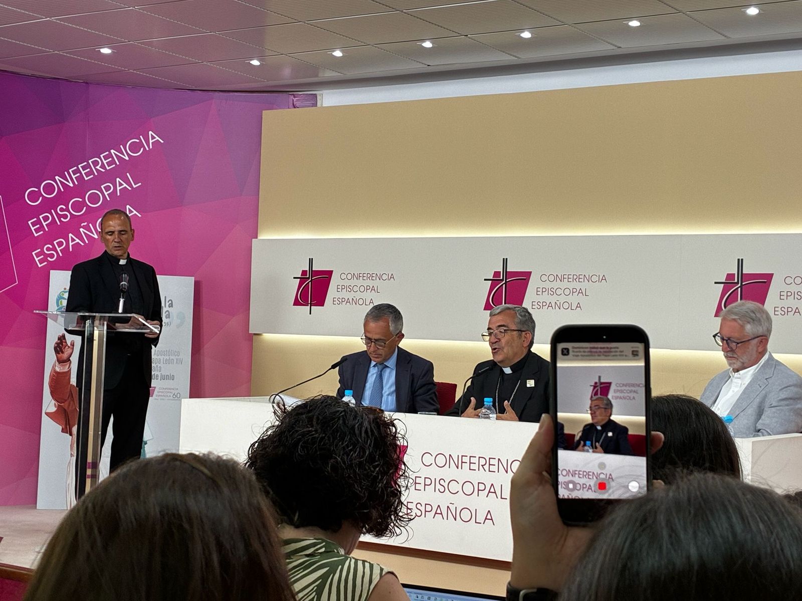 Argüello, Barriocanal y De la Cierva, en la CEE