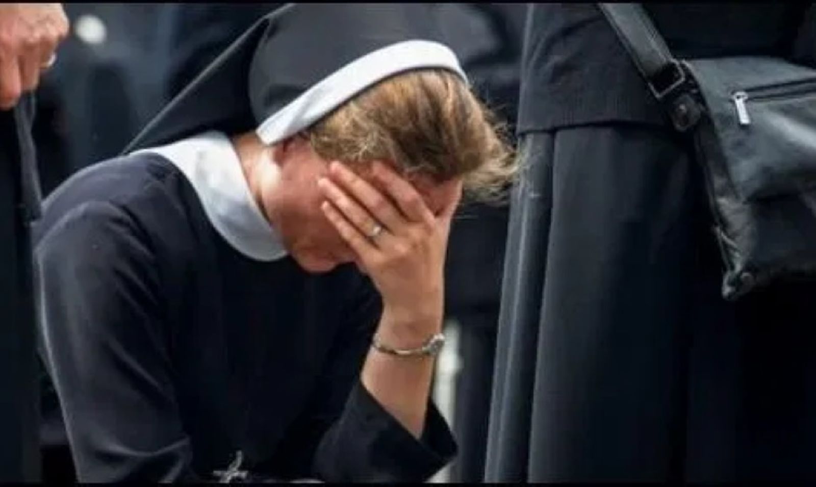 Tal y como están las cosas dentro de la Iglesia,  la mujer ni es tratada  ni considerada  como parte de ella